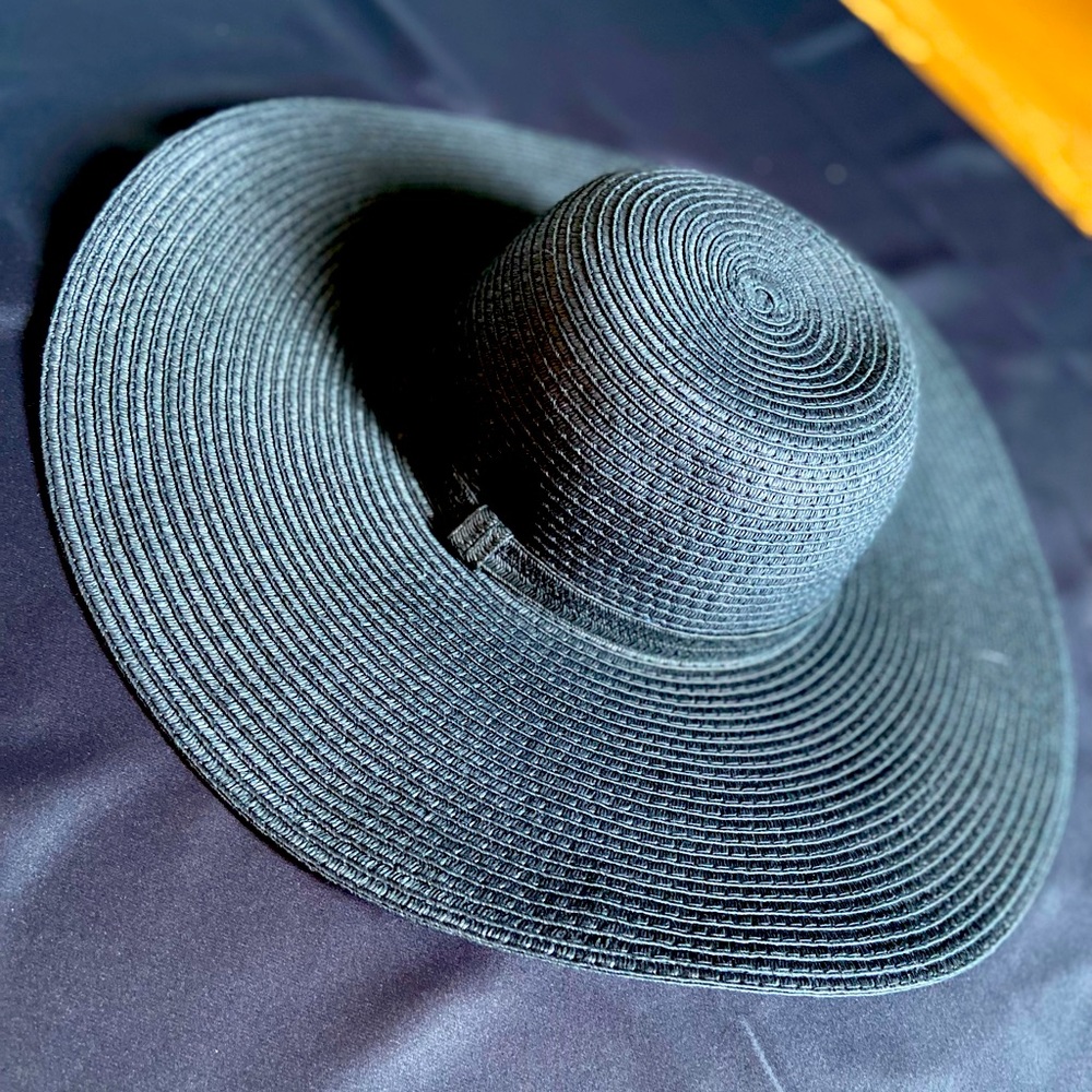 Black hat.